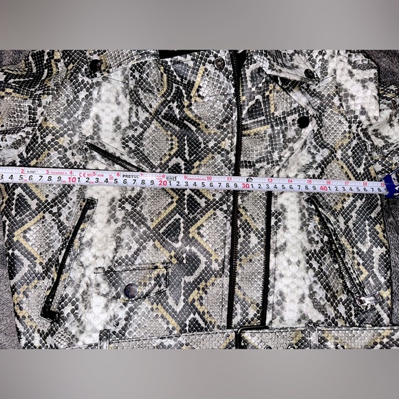 Python jacket very stylish - Picture 4 of 4